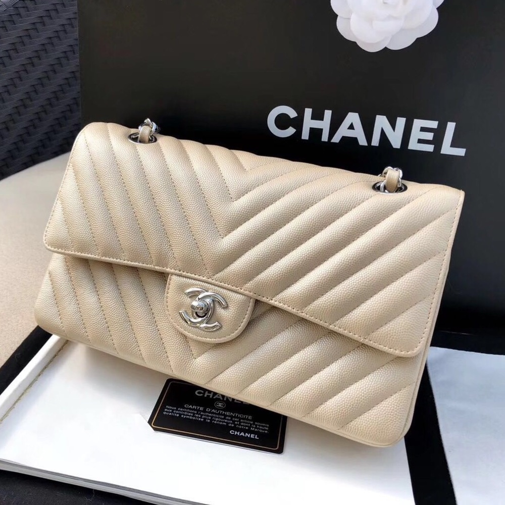 Chanel Pearl White Caviar 2.55 Flip